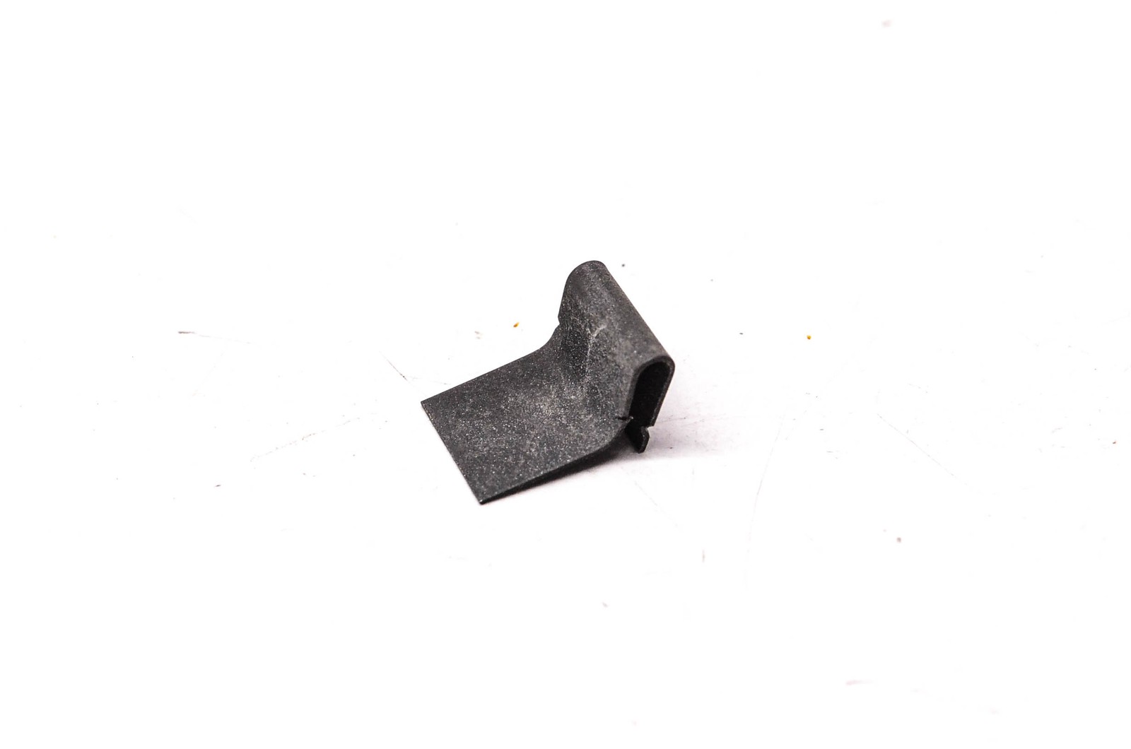 New OEM Yamaha 90468-05094-00 Windshield Shroud Clip NOS