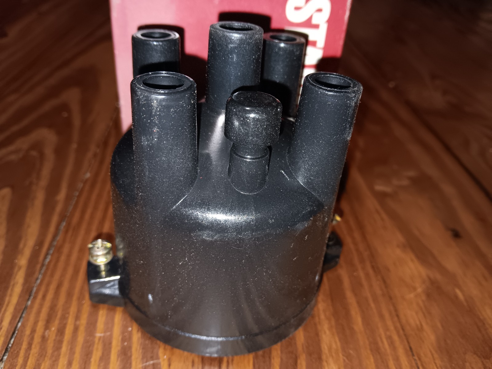 Standard CH-406 Distributor Cap Made In The U.S.A.