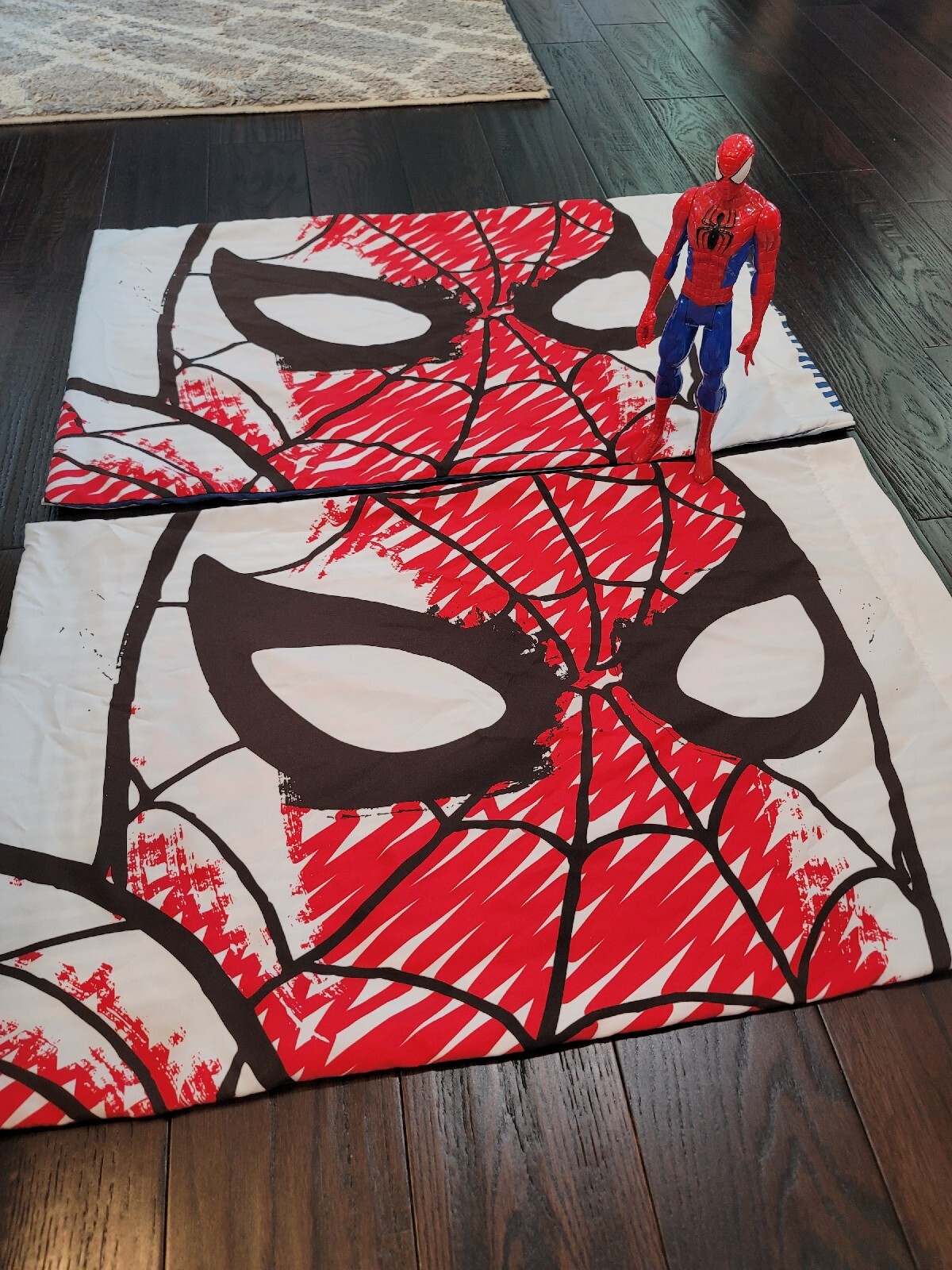 SPIDER-MAN Action Figure 11.5" x 3.5" & 2 PILLOWCASES 30" x 19" Marvel SPIDERMAN