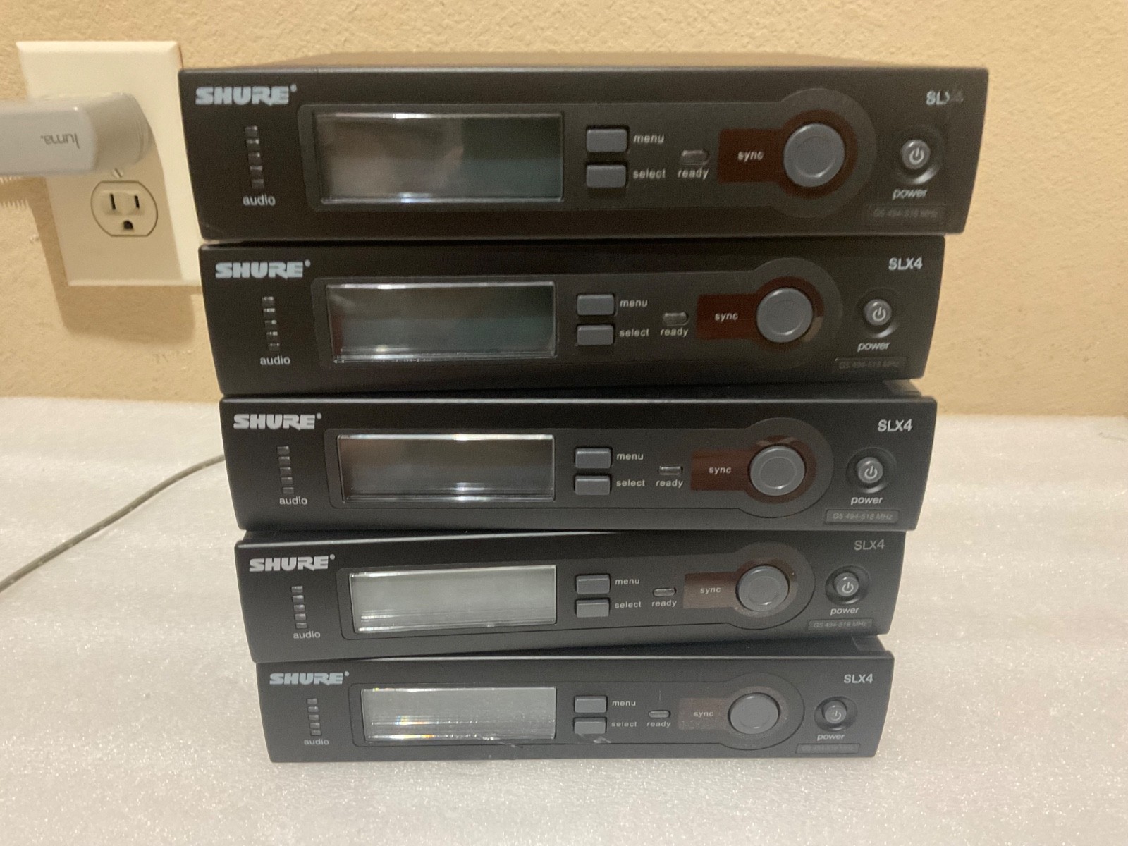 Shure SLX4-G5 494-518MHz Wireless Microphone Receiver (RECIEVER ONLY) Tested