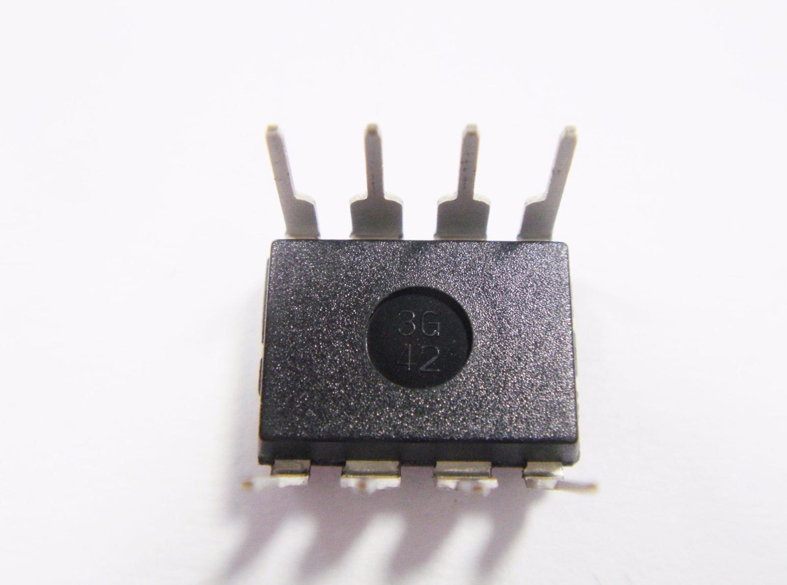 24C02 EEPROM 2KBIT I2C Serial DIL8 #AH21