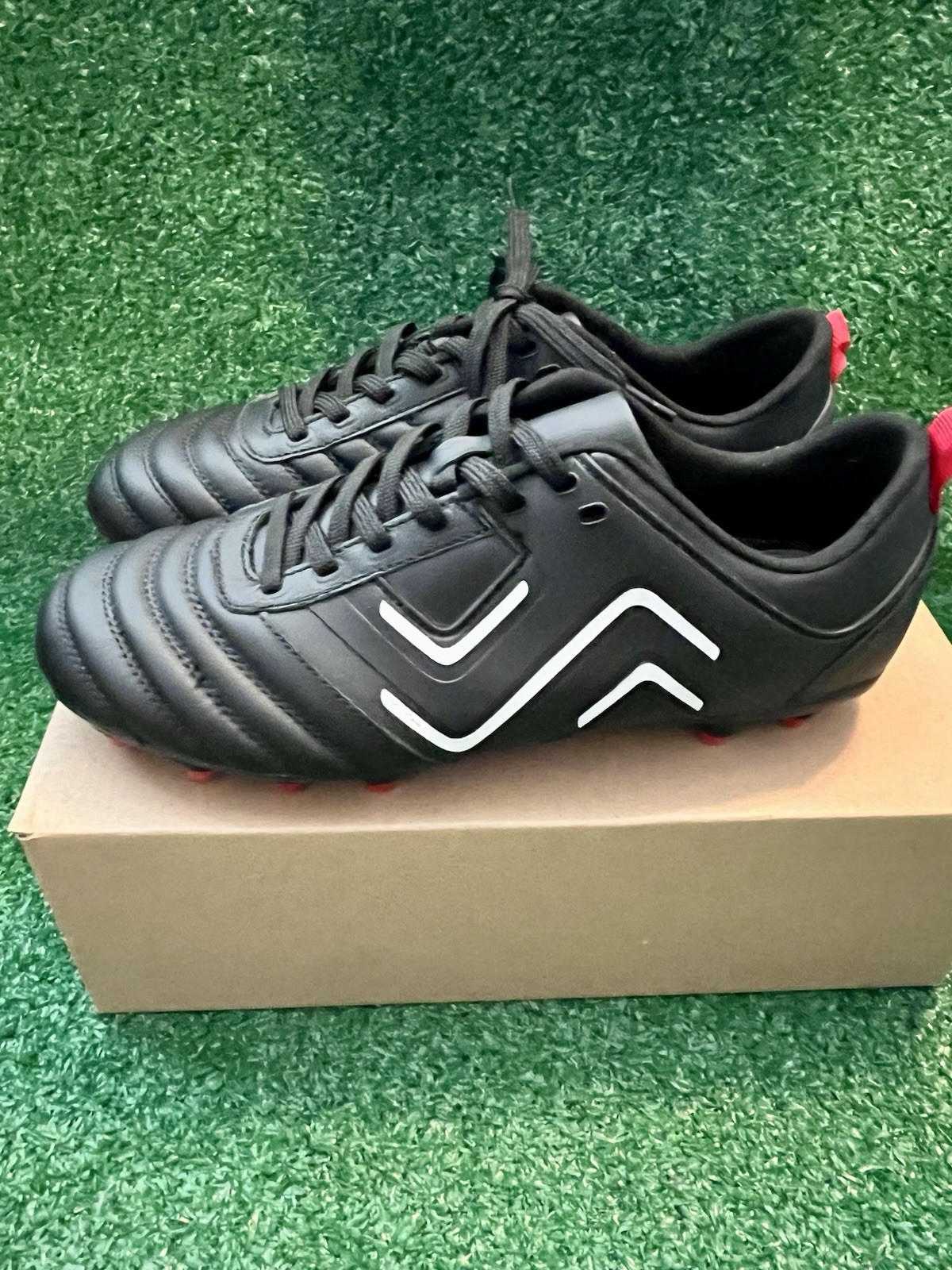 Ida Classica Women's Soccer Cleats Size 8.5 Red New in Box