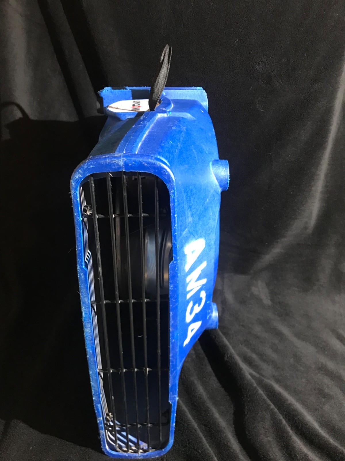 The Syclone Blue Low Profile 1.9 Amp Airmover is a compact and efficient drying