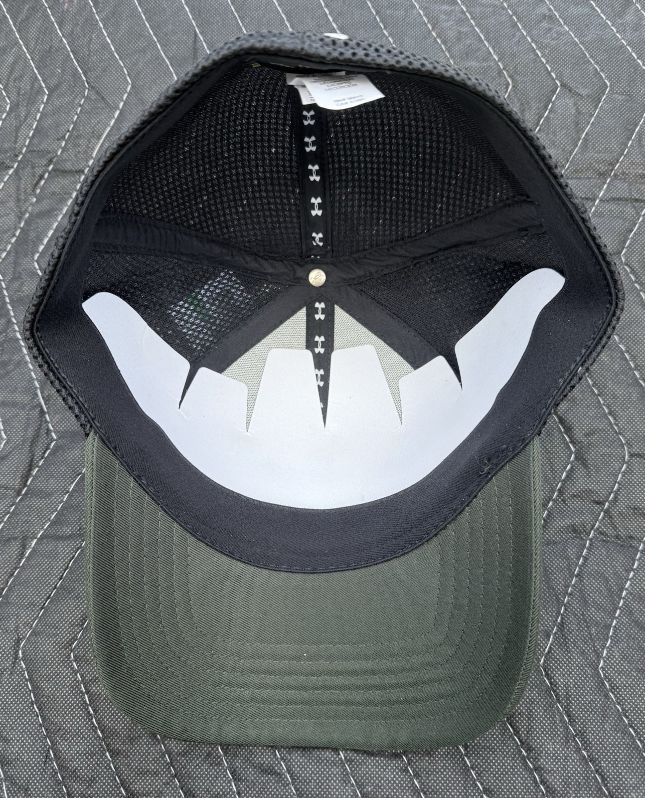 UNDER ARMOUR Golf Men's Stretch Cap HeatGear - BRAND NEW w/tags (L/XL) Great Fit
