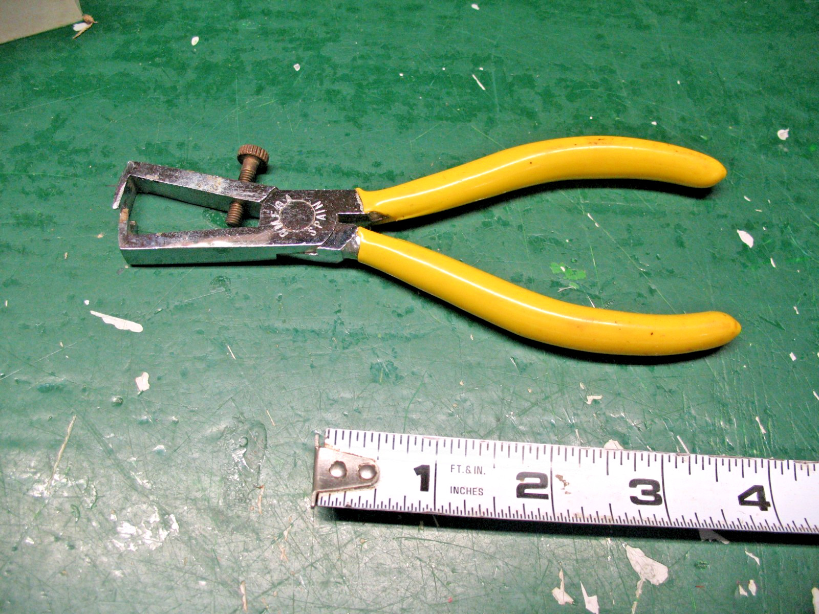 VINT.  OMEGA  WIRE  STRIPPERS  CUSHION  GRIPS ORIGINAL  SPAIN