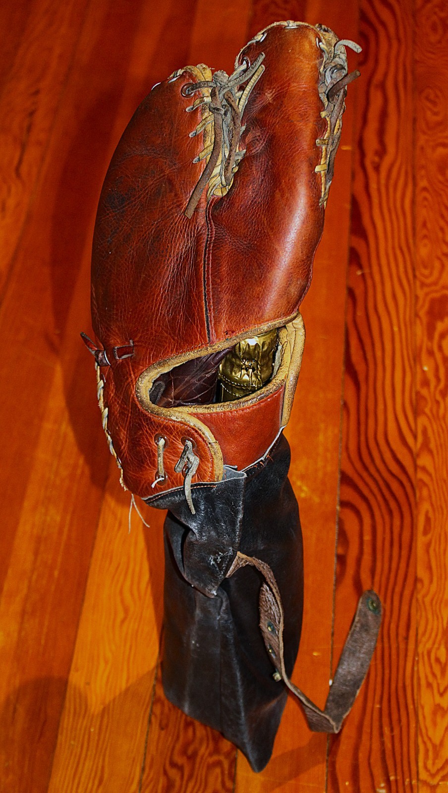 Ralph Hansch Goalie Glove Game Used Edmonton Flyers Mercurys  1952 Olympic Gold!