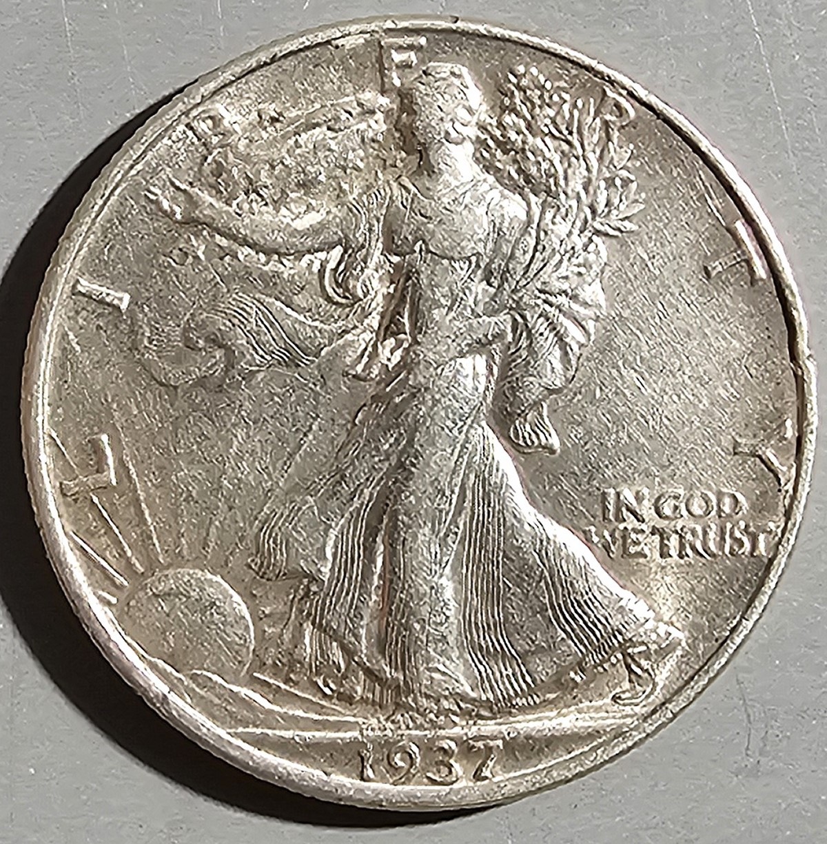 1937 WALKING LIBERTY U.S. SILVER HALF DOLLAR, 90% SILVER