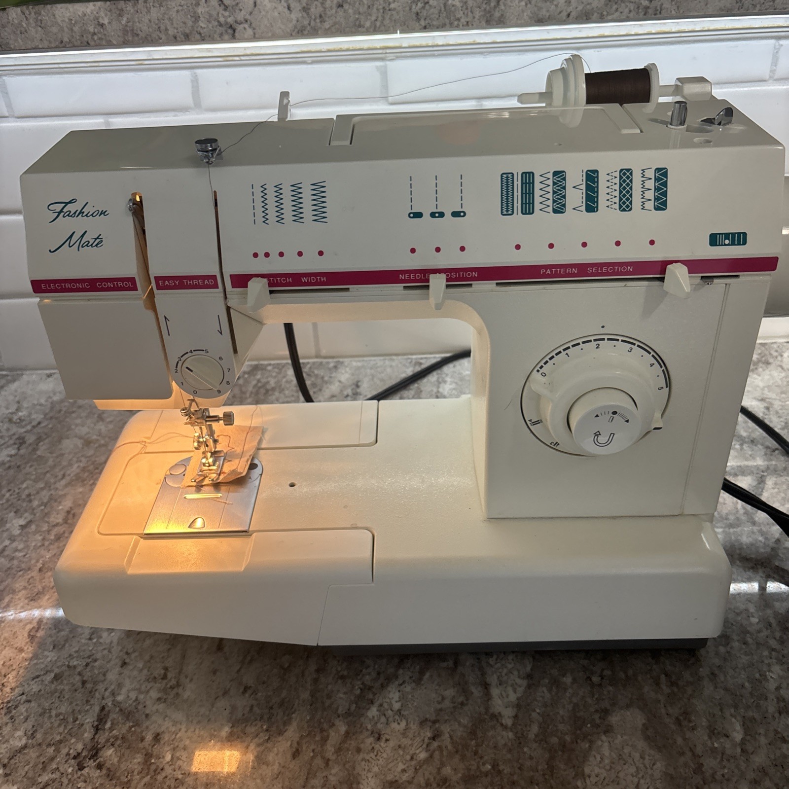 Singer Sewing Machine FM-22 C W/ Pedal, Zig Zag, Free Arm, Extras- Heavy Duty