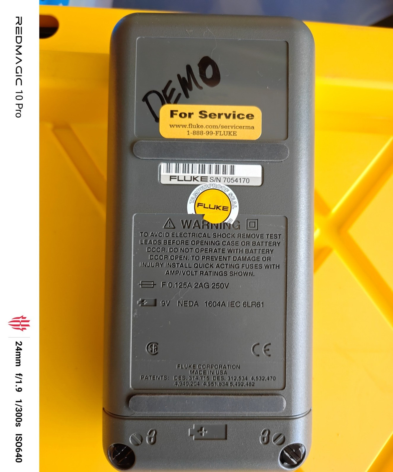 FLUKE 717-30G PRESSURE CALIBRATOR (Demo unit, used.