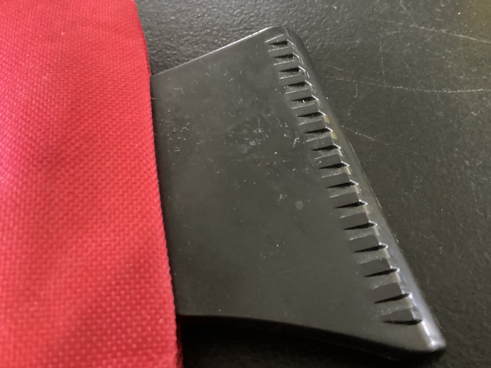 Red Auto XS Ice Scraper Mitt #9388