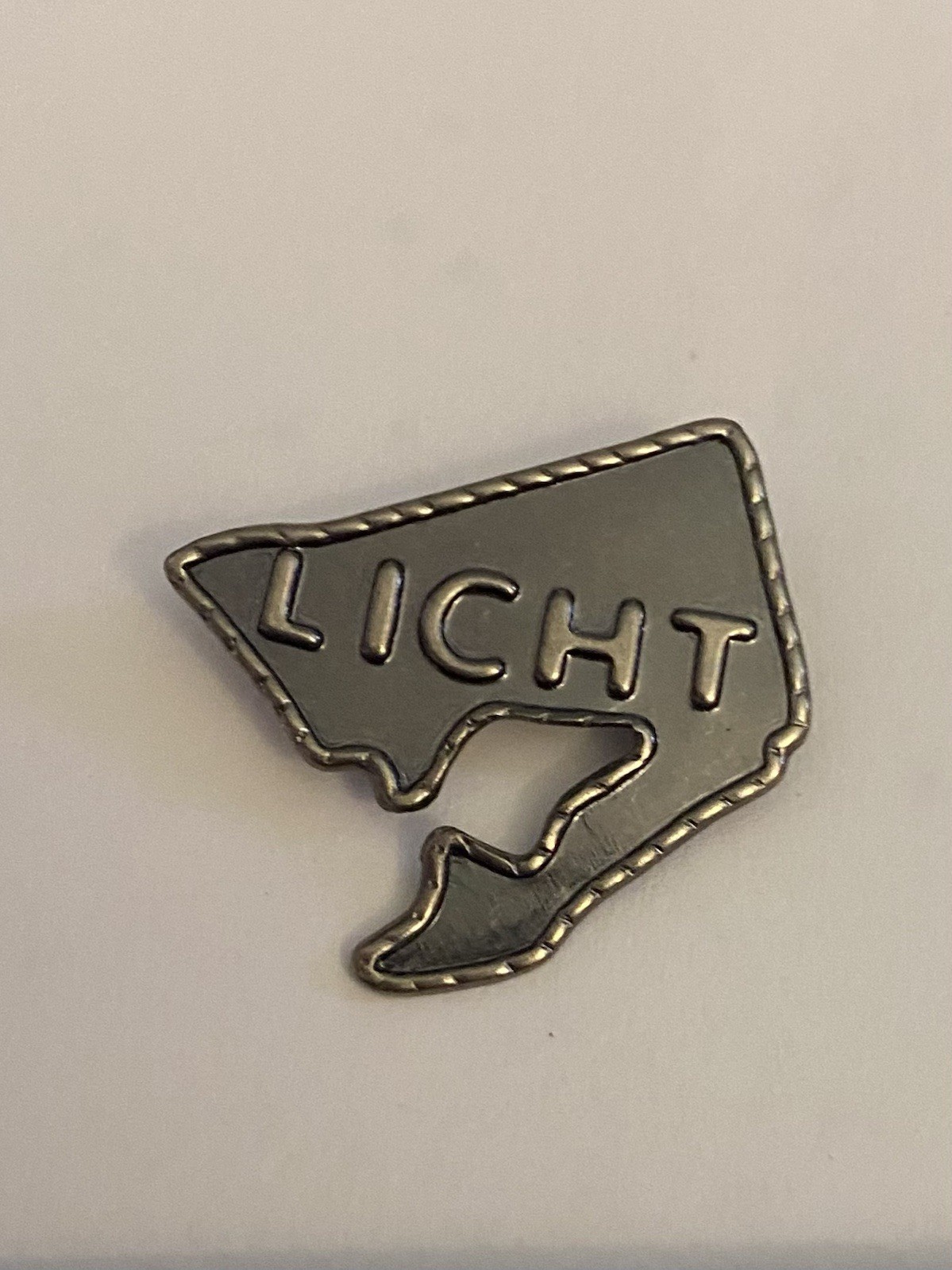 Governor Licht Rhode Island Lapel Pin P180
