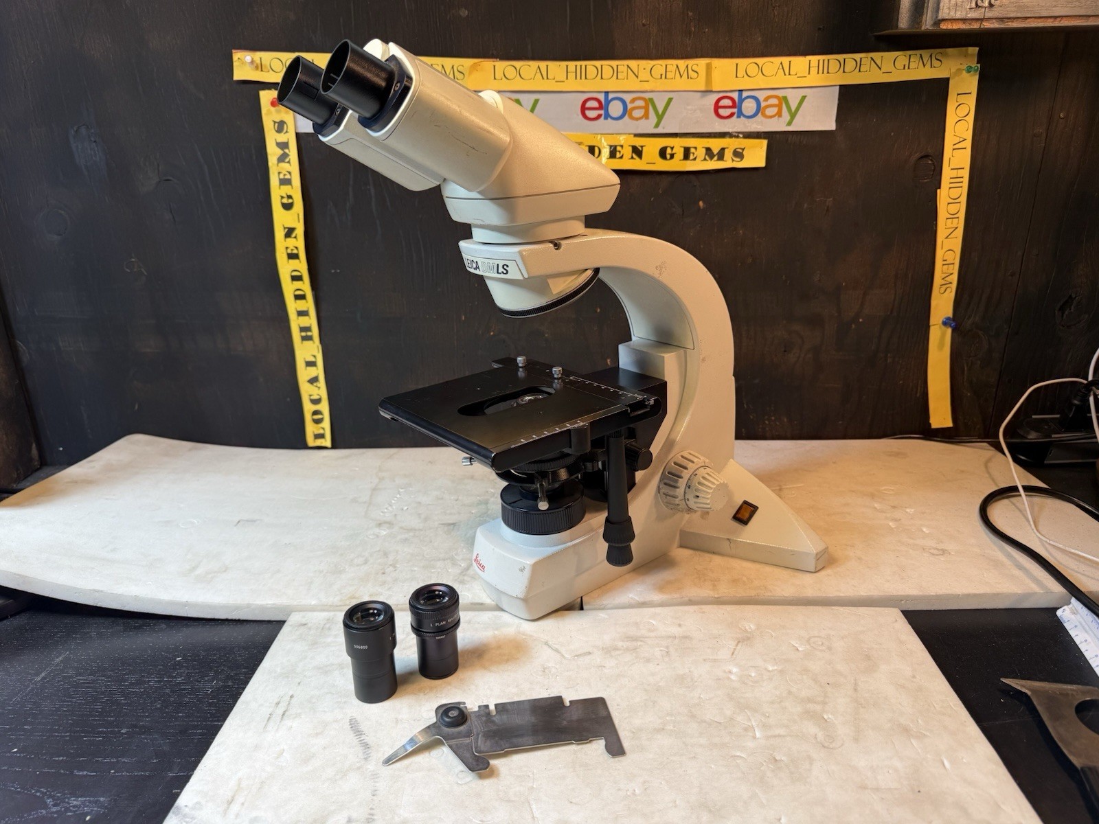 LEICA 020-518.500 DMLS Microspcope 03/96