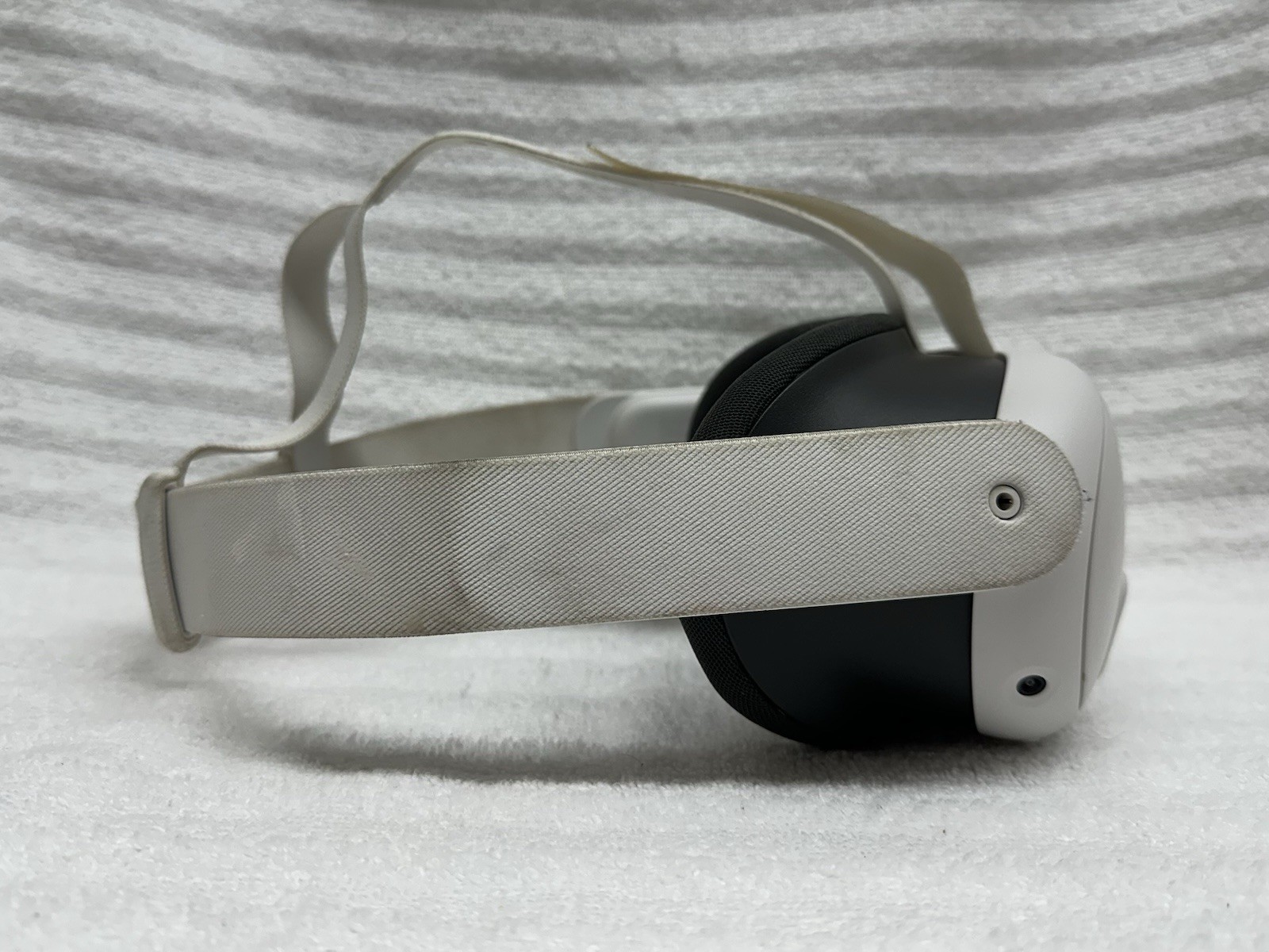 Meta Quest 3 (512GB) VR HEADSET Batman Arkham **Headest Only**