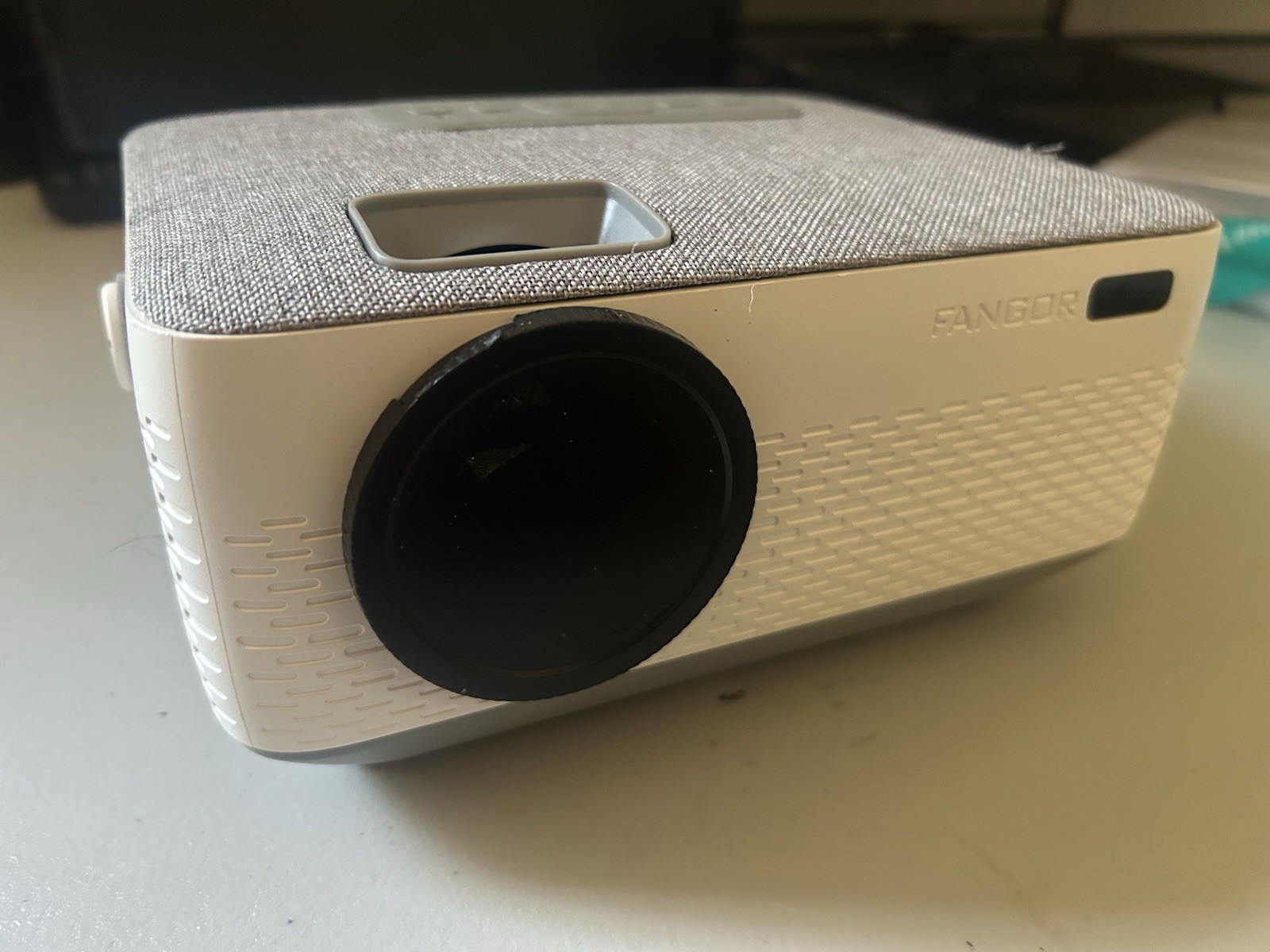 Fangor F-601 Portable Projector Full HD 1920x1080