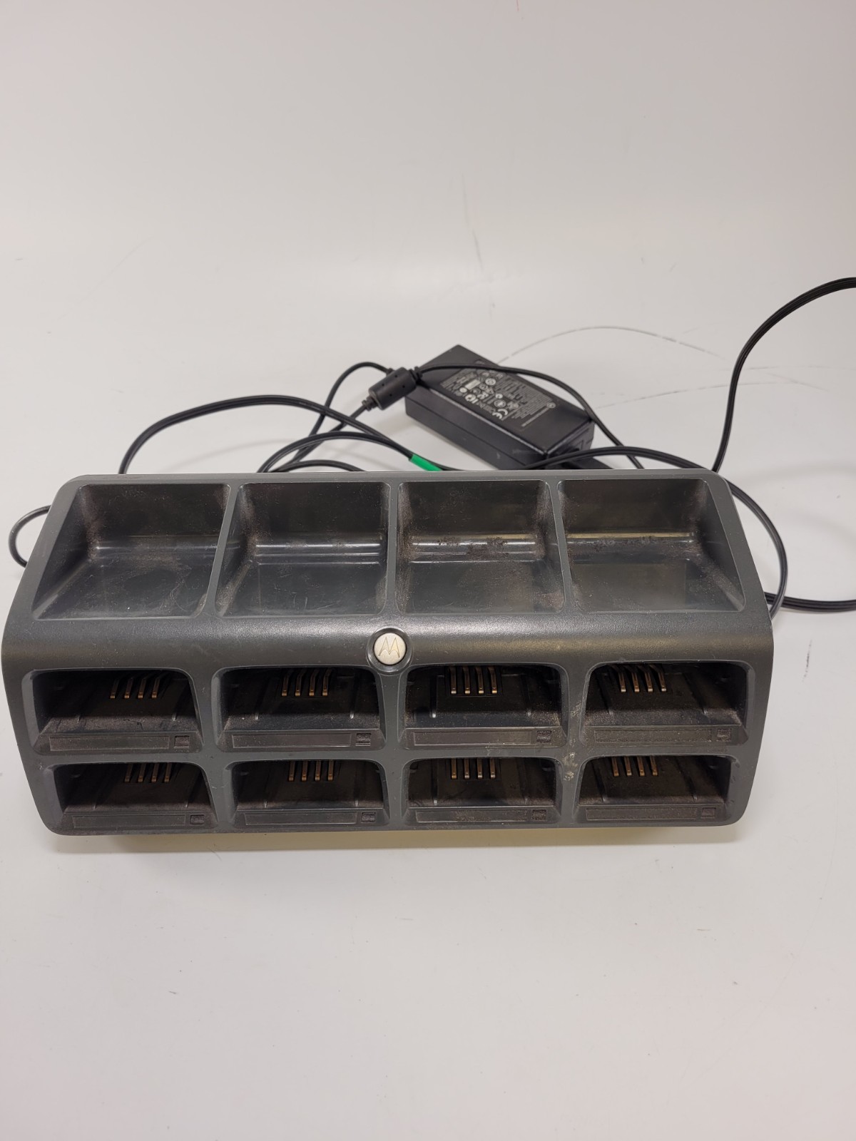Motorola SAC5070 8-Slot Battery Charging Cradle (SAC5070-800CR)