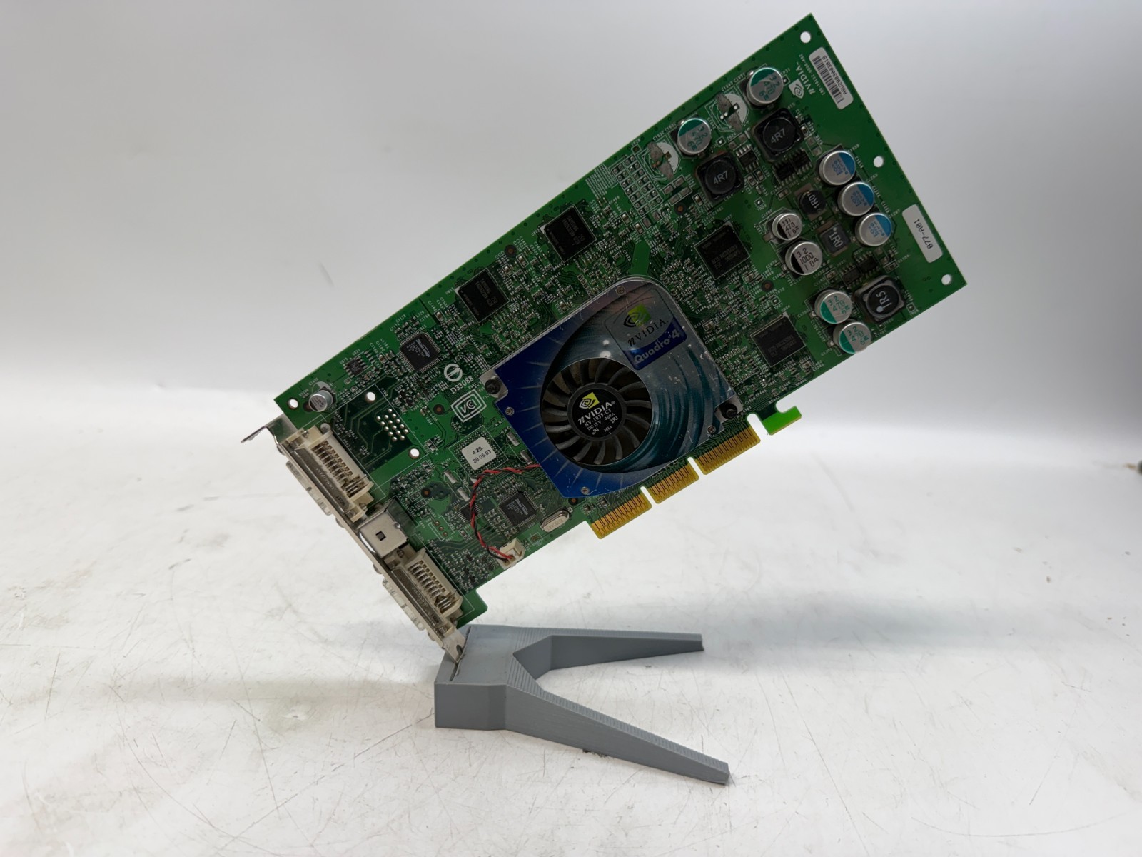 nVIDIA Quadro 4 900XGL 8X AGP 128MB Dual DVI 03N245 (noisy fan)