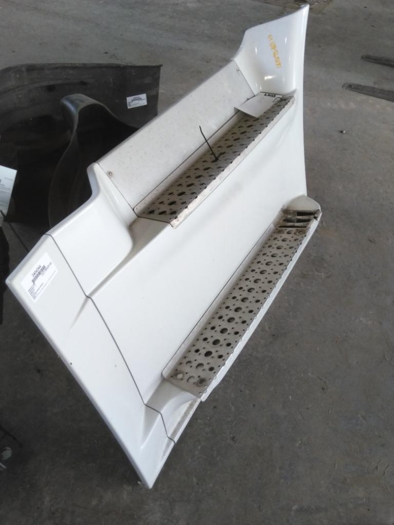 For 2014 FREIGHTLINER CASCADIA 113 SIDE FAIRING Right , MN