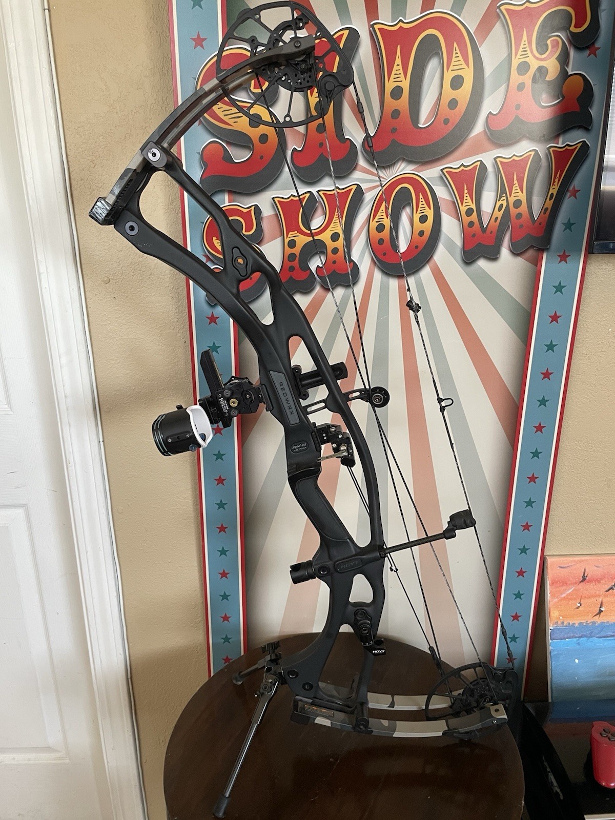 Hoyt RX8 Ultra RH 60lb Custom Kuiu Vias Limbs