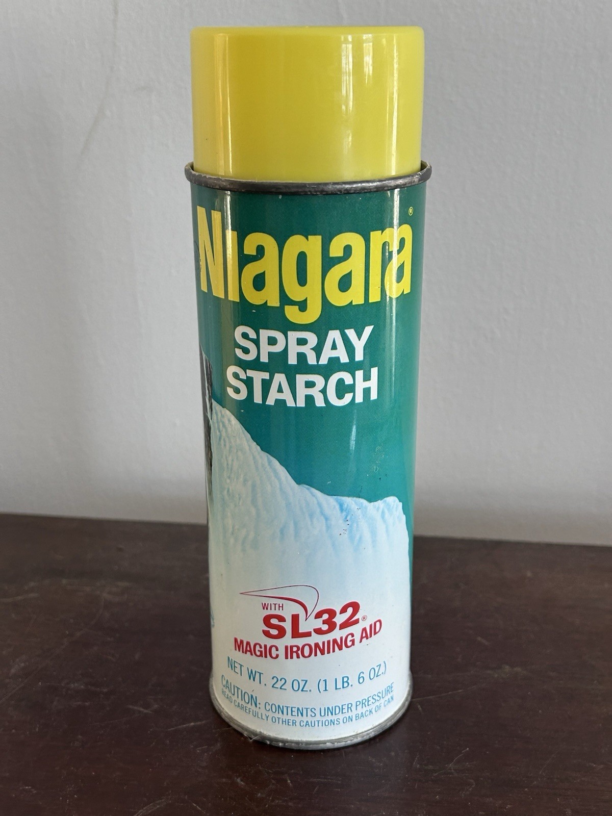 Niagara Professional Heavy Finish Spray Starch.  Extra Crisp Look. 22oz.