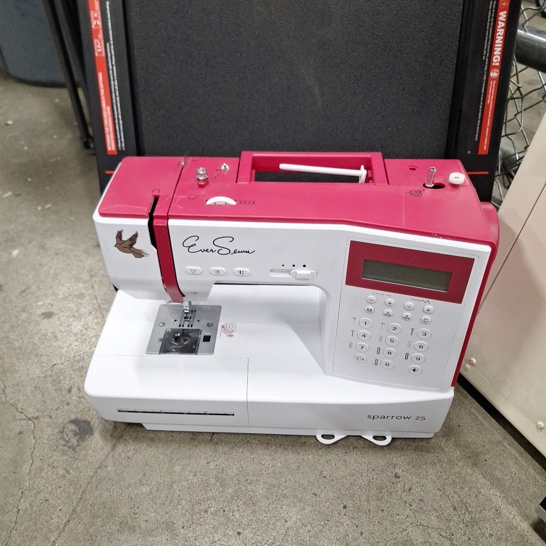 ✨ EverSewn Sparrow 25 -197 Stitch Computerized Sewing Machine No Foot Pedal