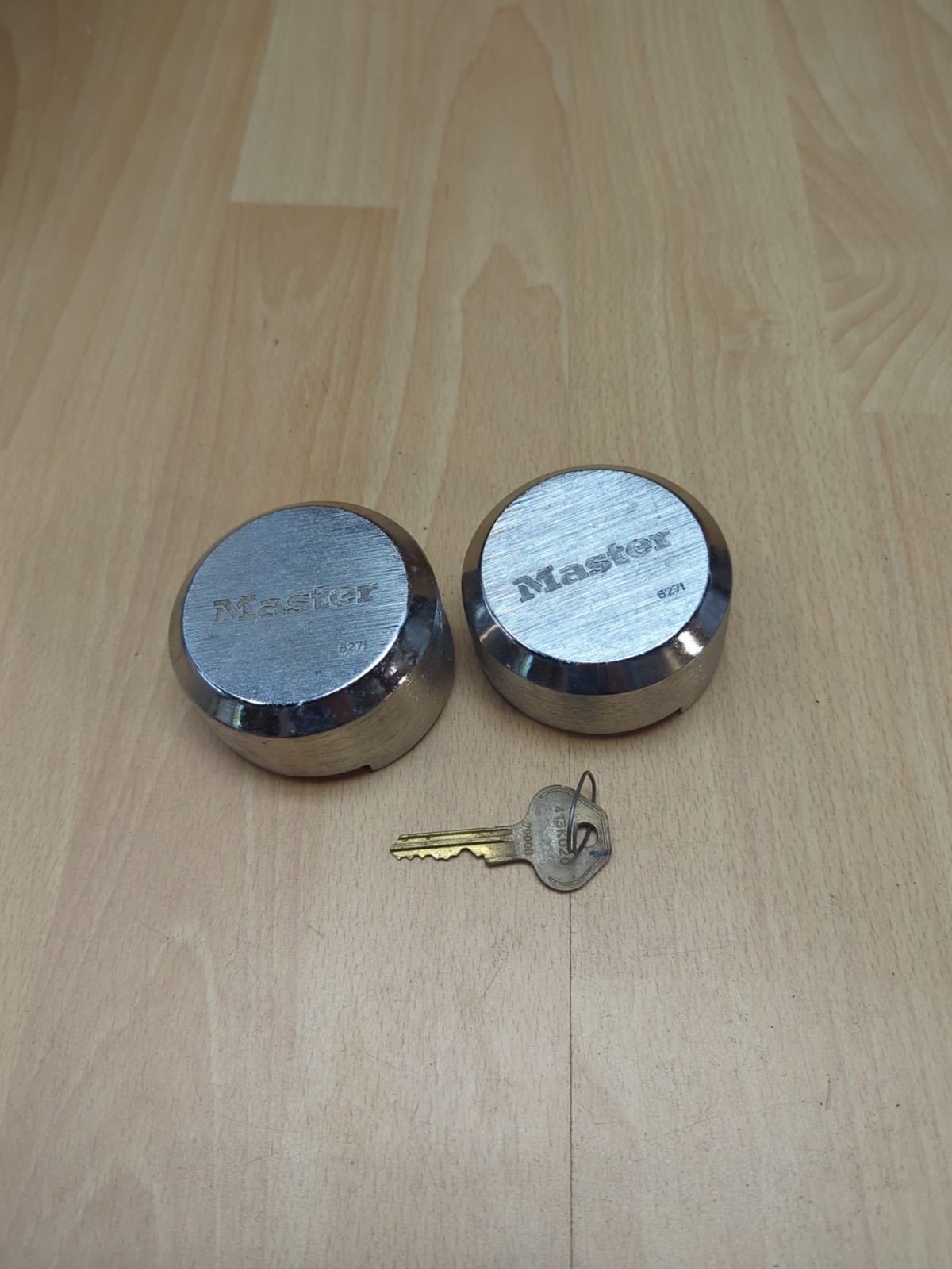 Master lock hidden shackle padlock 3 Locks 1 Key