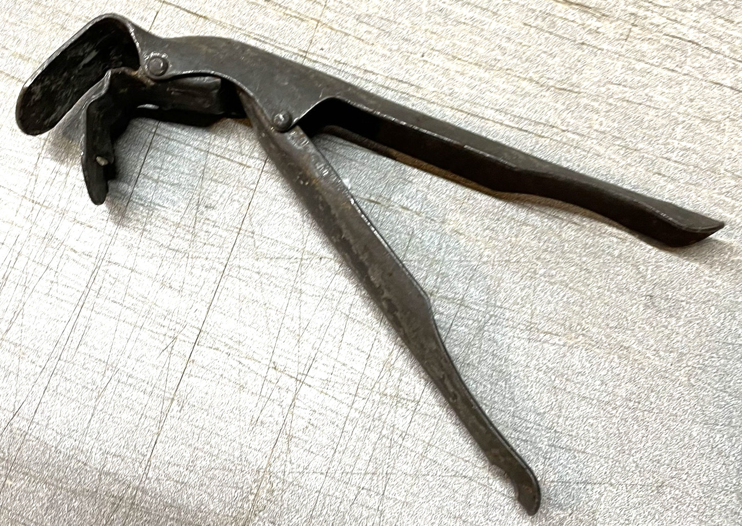 Crucible Hand Clamp Tong Tongs Hot Plate Antique Vintage Metal Steel Plates Pots