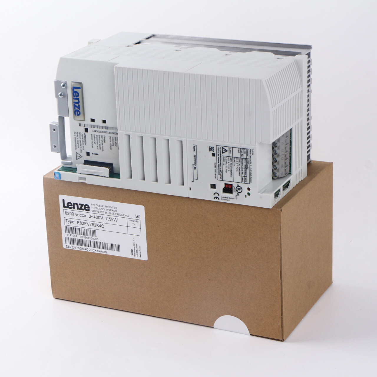 1PC Lenze E82EV752K4C Frequency converter E82EV752K-4C New Expedited Shipping