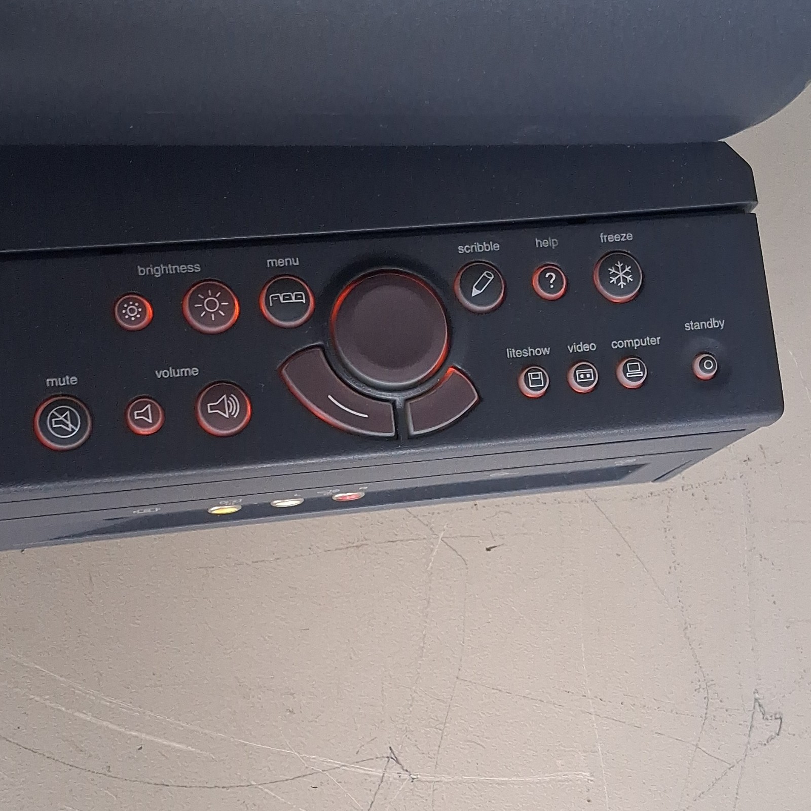 InFocus LP225 Desktop Projector VGA RCA Table Top Gray with Remote & Case.