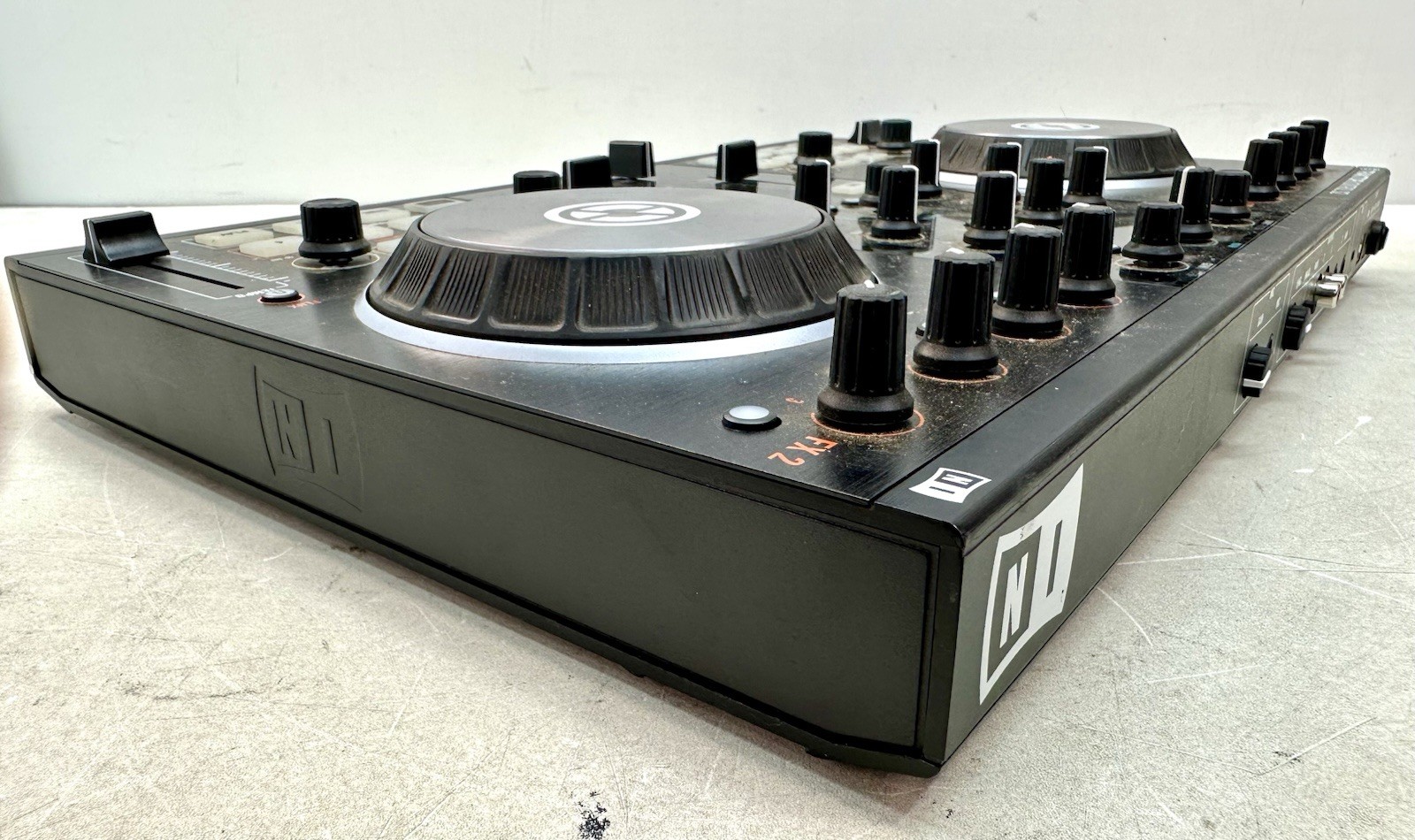 TRAKTOR KONTROL S2