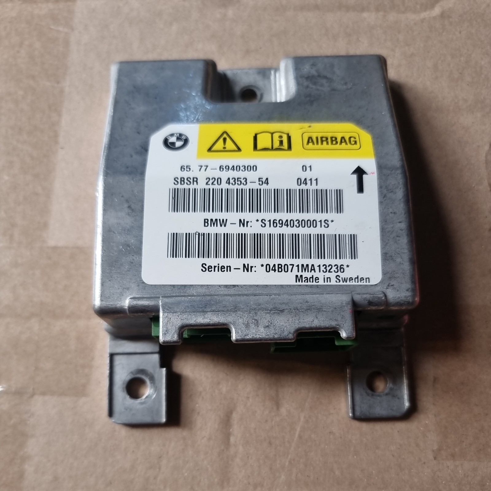 BMW Z4 E85 O/S Drivers Right B Post Pillar Control Unit 65 77 6940300
