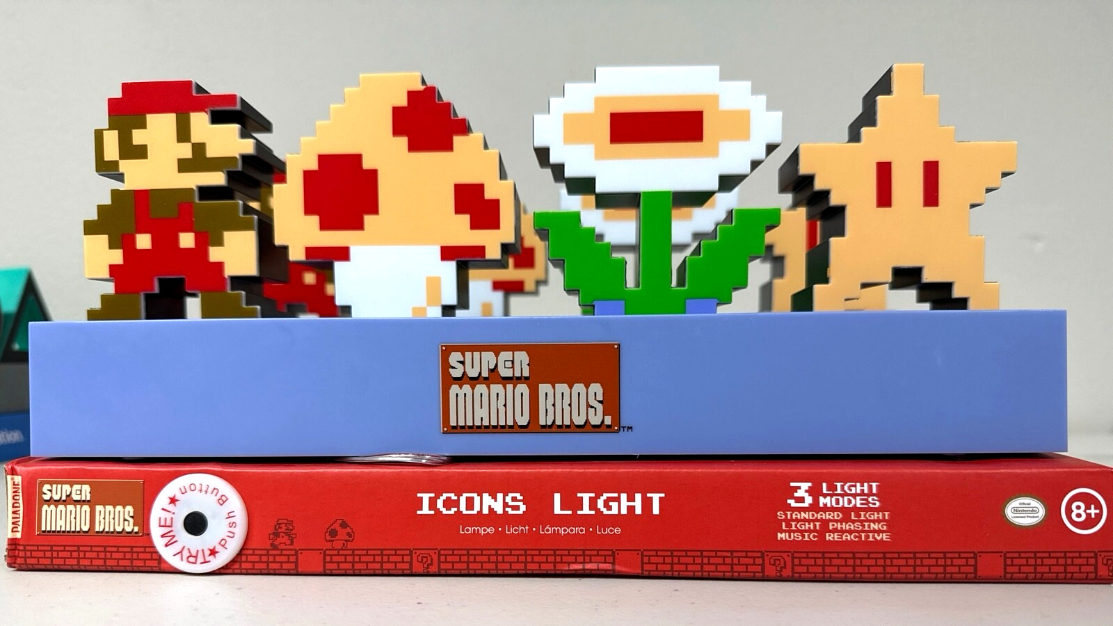 Nintendo Retro Icons LED Light