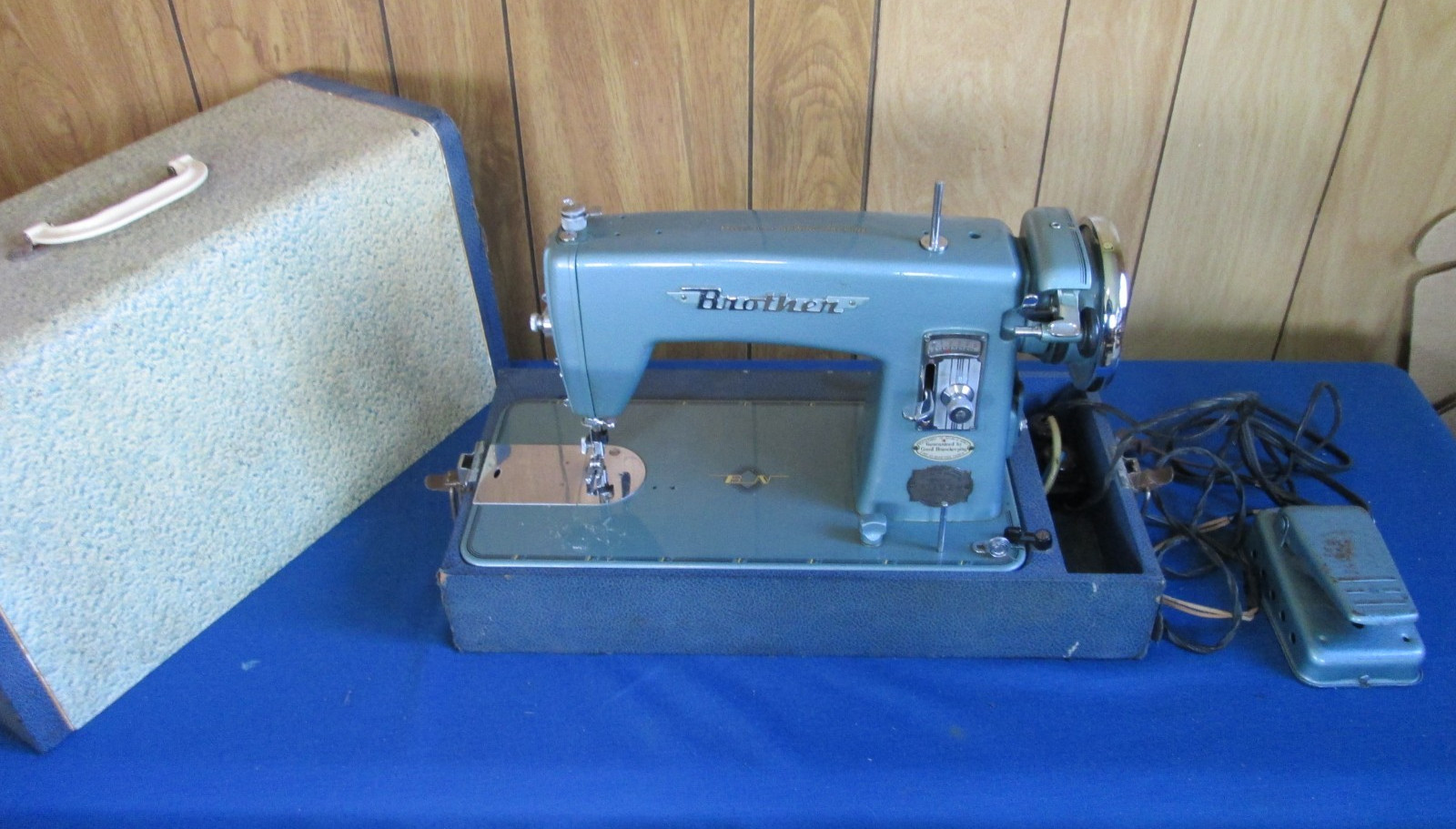 Vintage Brother Model HA3-B5 Widow-Matic Zig-Zag Sewing Machine