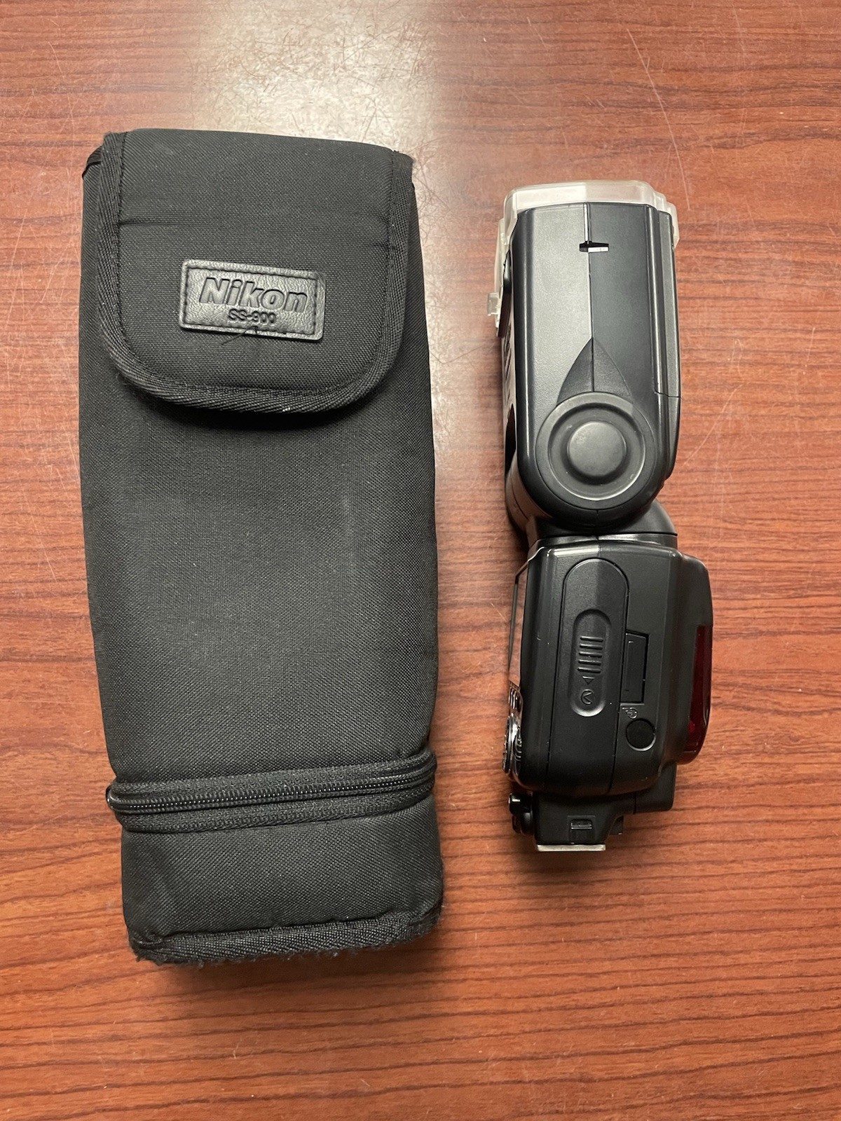 Nikon Speedlight SB-900 FOR PARTS