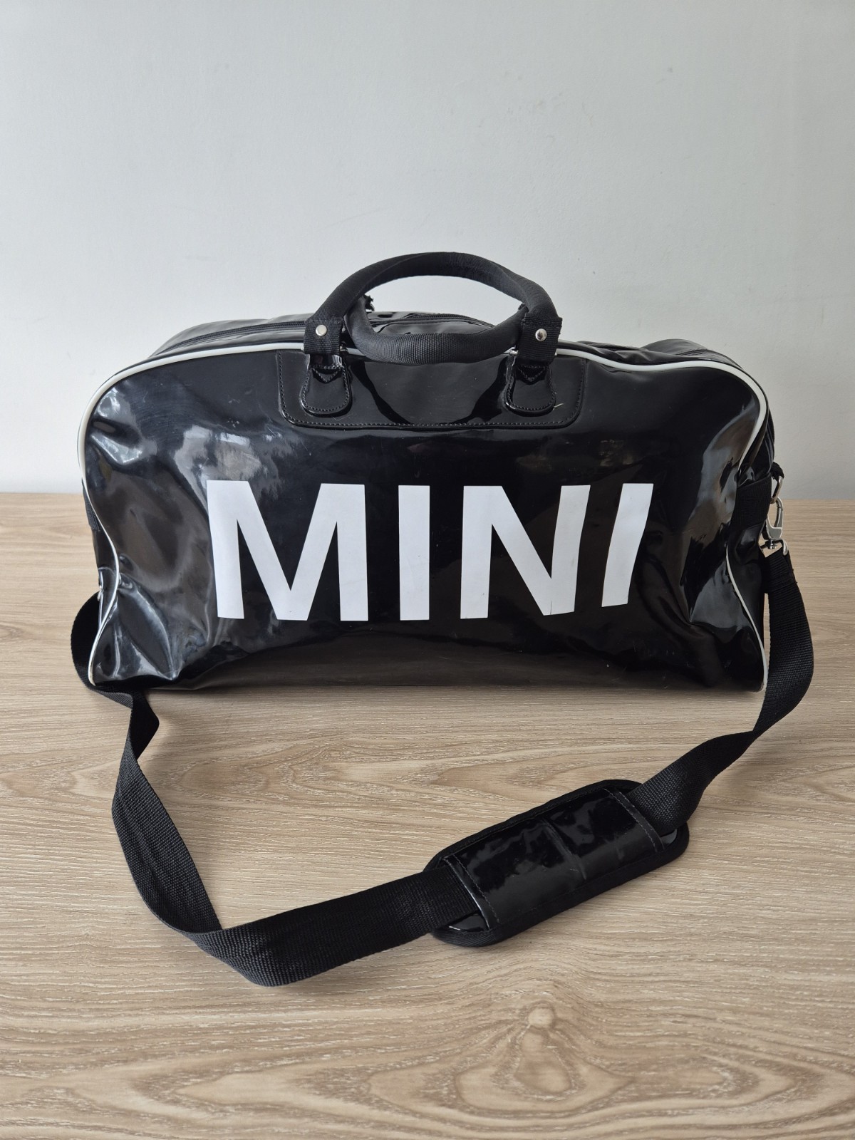 BMW Mini Cooper Black Patent Logo Duffle Gym Bag Holdall Sports Travel Car