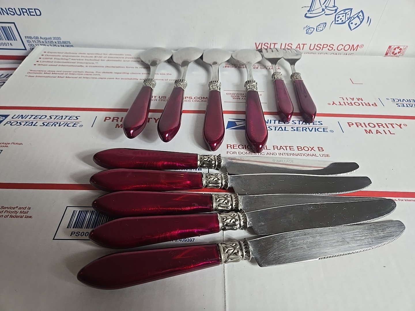 Wallace 18/10 Stainless Flatware 11 Pieces, St Moritz Pearlized Red-Pink