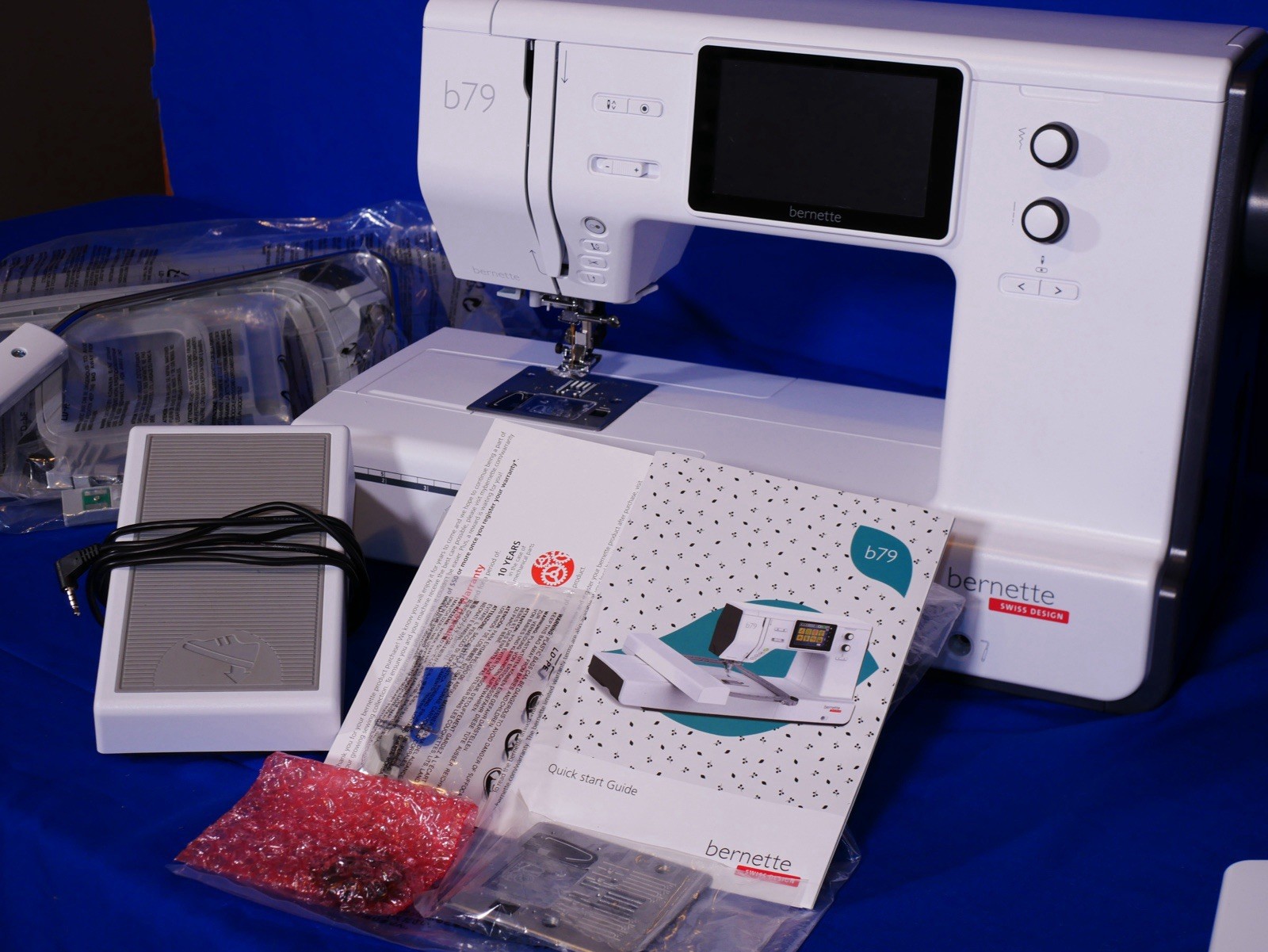Bernette B79 Computerized Embroidery&Sewing Combo+Original Accessories Pristine