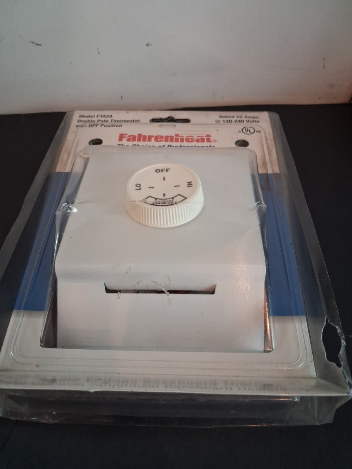 FAHRENHEAT DOUBLE POLE THERMOSTAT WITH OFF POSITION MODEL FTA2A