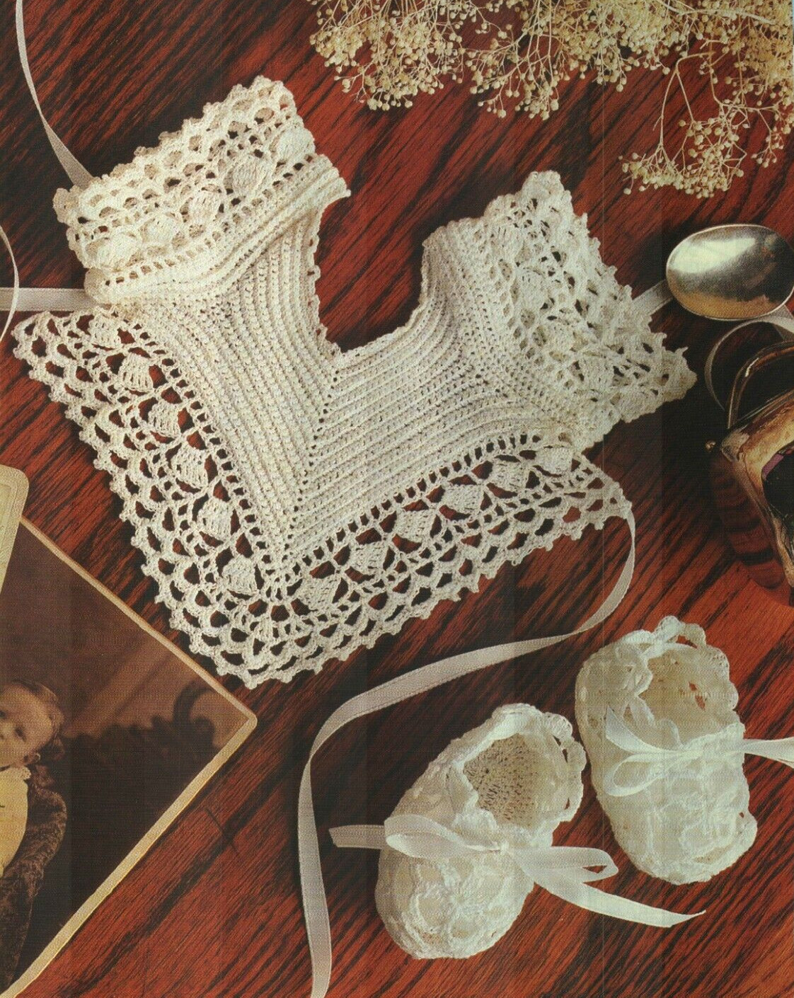 KEEPSAKE SLIPPERS & BIB BABY 2 SIZES CROCHET PATTERN INSTRUCTIONS