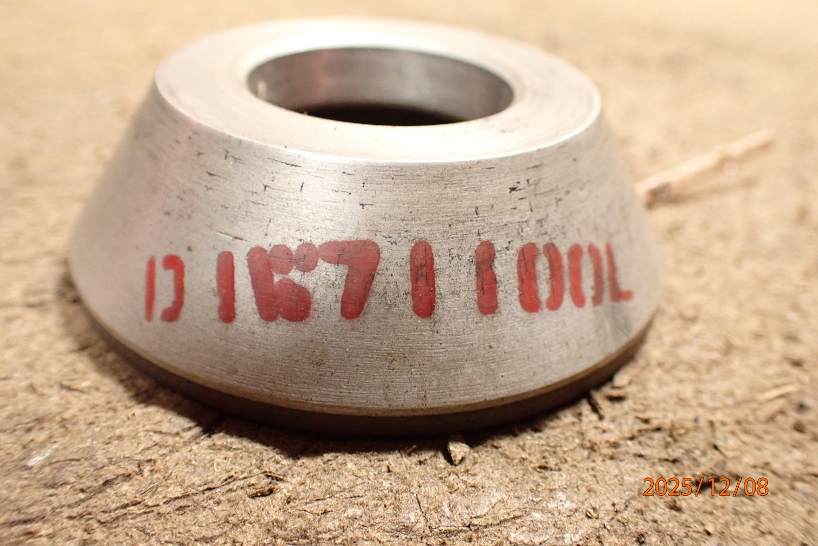 OLDER SMALL CUP GRINDING DIAMOND WHEEL FOR SURFACE TOOL CUTTER GRINDER
