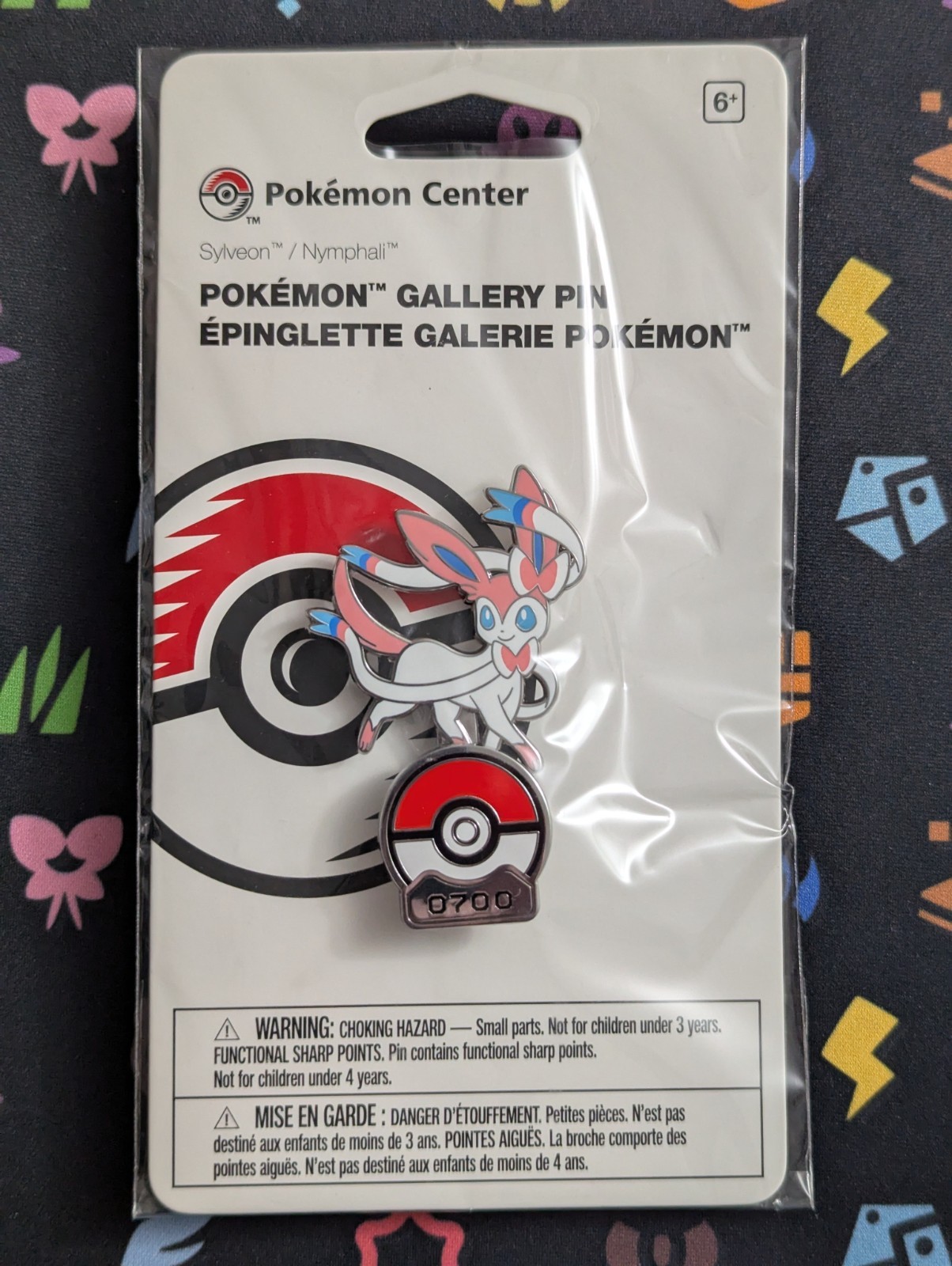 Pokemon Center Exclusive Sylveon Pokémon Gallery Pin BRAND NEW US VERSION