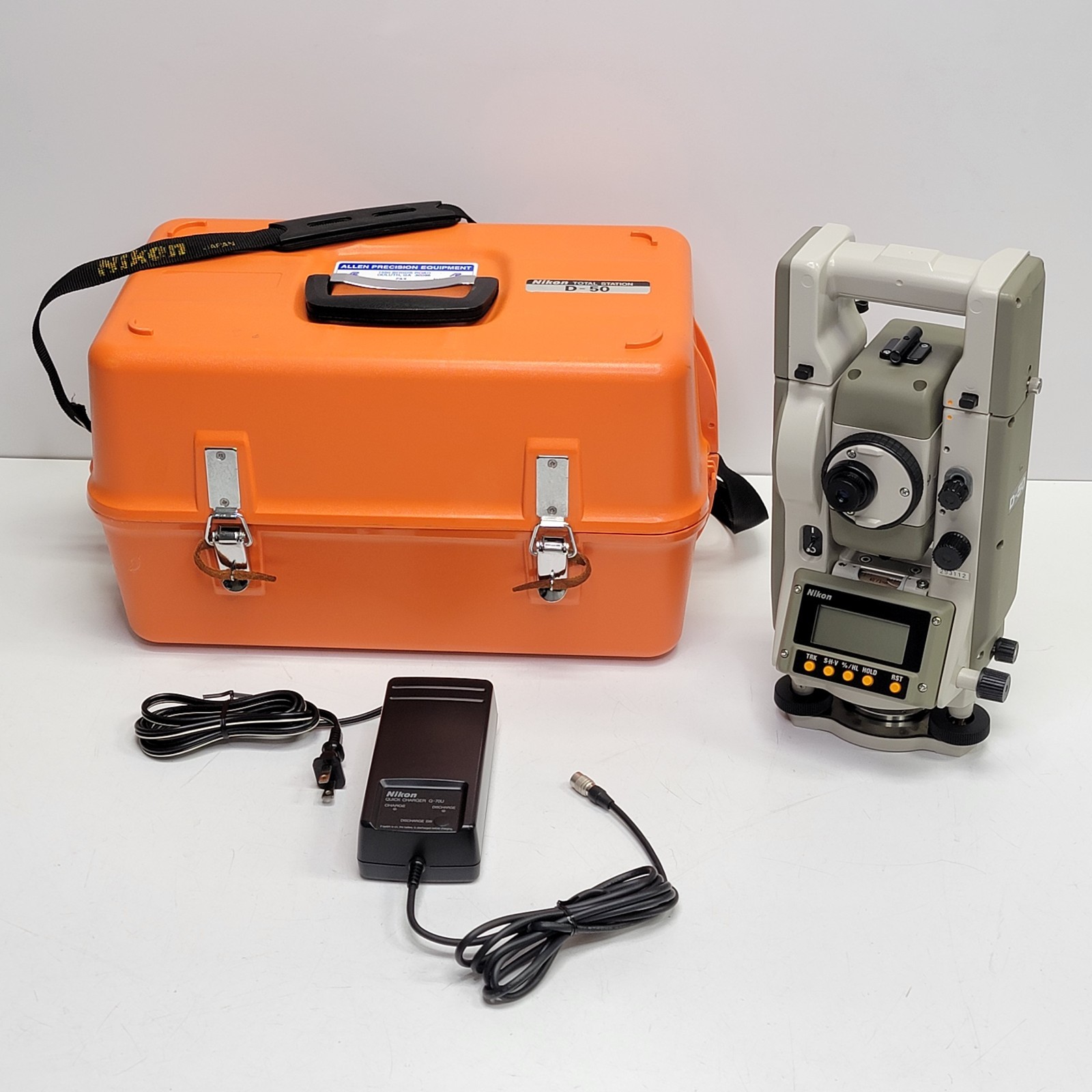 BARELY USED w/NEW REBUILT BATTERY  NIKON D-50 TOTAL STATION SURVEYING INSTRUMENT
