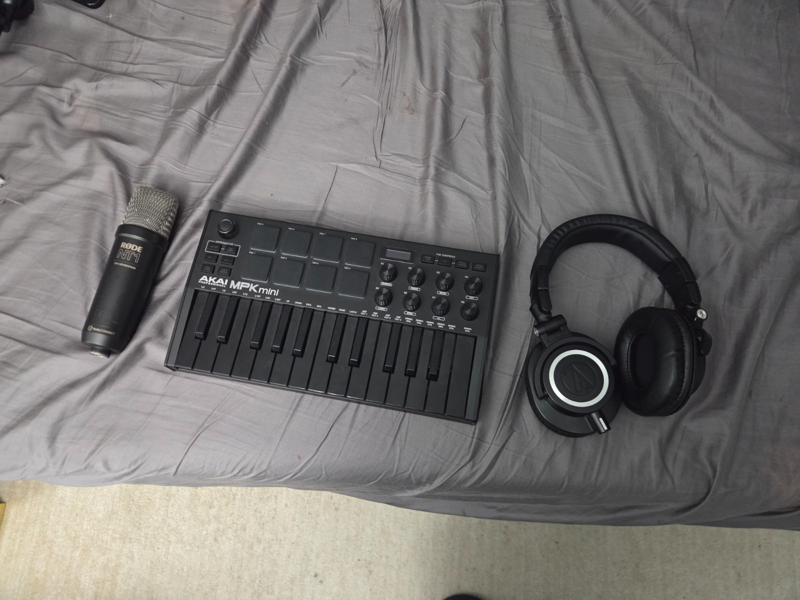 Studio Production Bundle- Rode NT1 5thGen- Akai Mini MPK- AudioTechina...