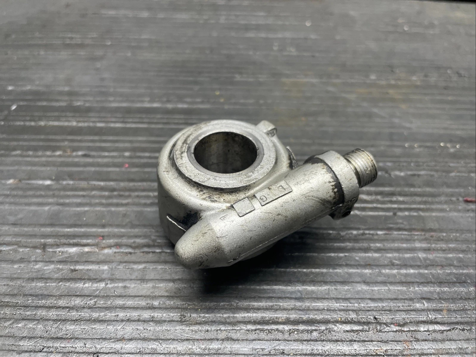 1993-2001 Kawasaki Ninja ZX600E ZX6E speedometer gear drive box OEM