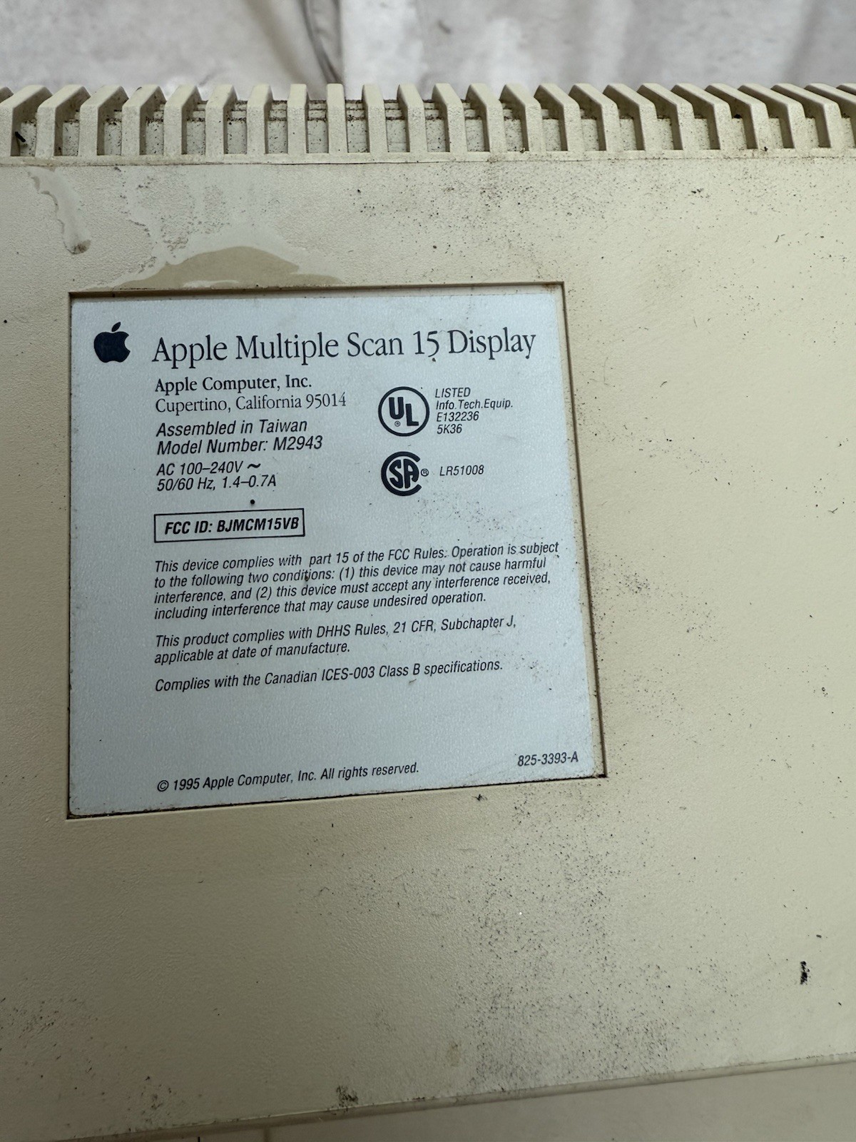 VINTAGE APPLE MULTIPLE SCAN 15 DISPLAY MONITOR M2943 selling as is