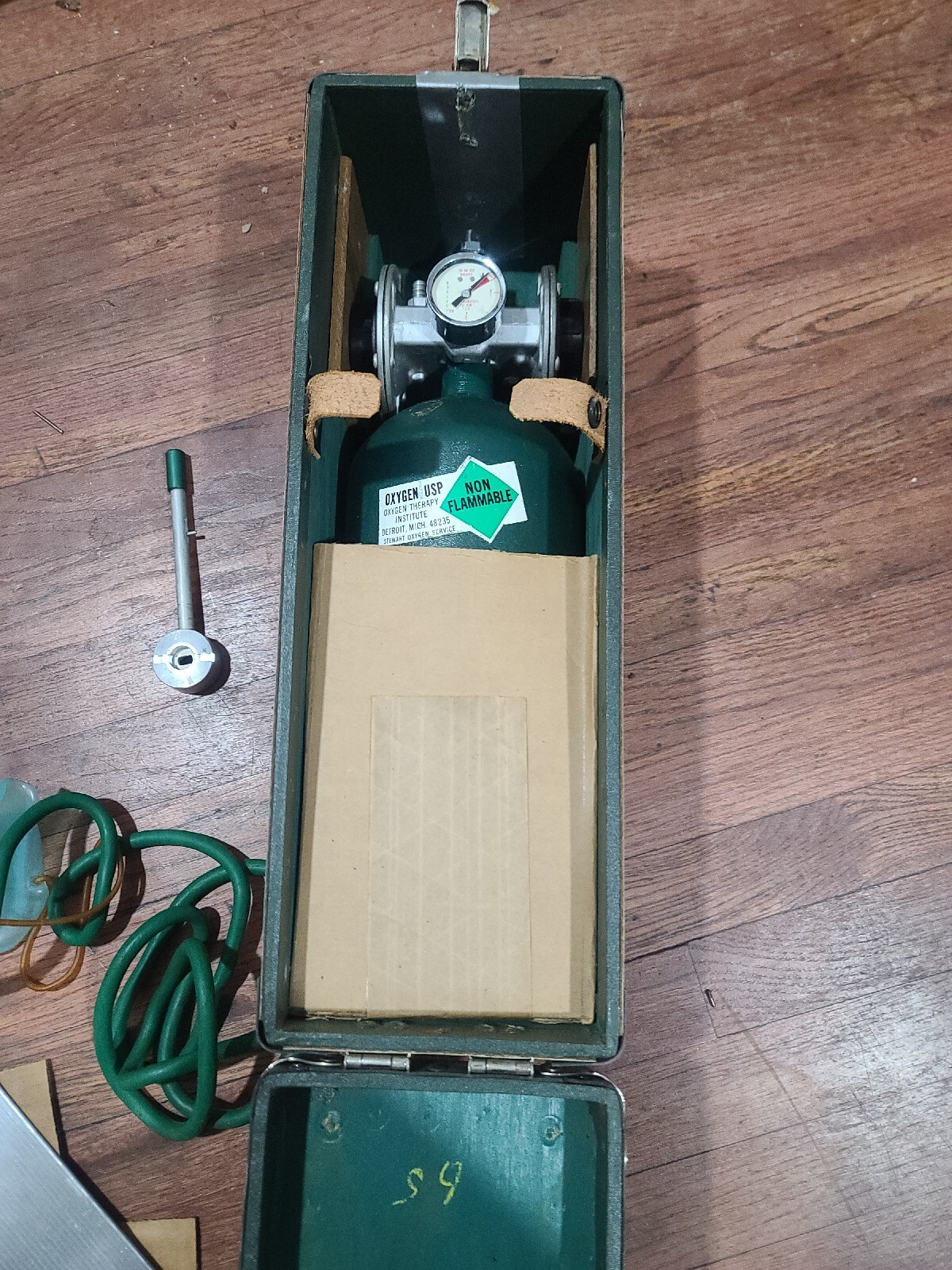 Vintage Stewart Oxygen Emergency Inhalator Service Scuba Diving First Aid