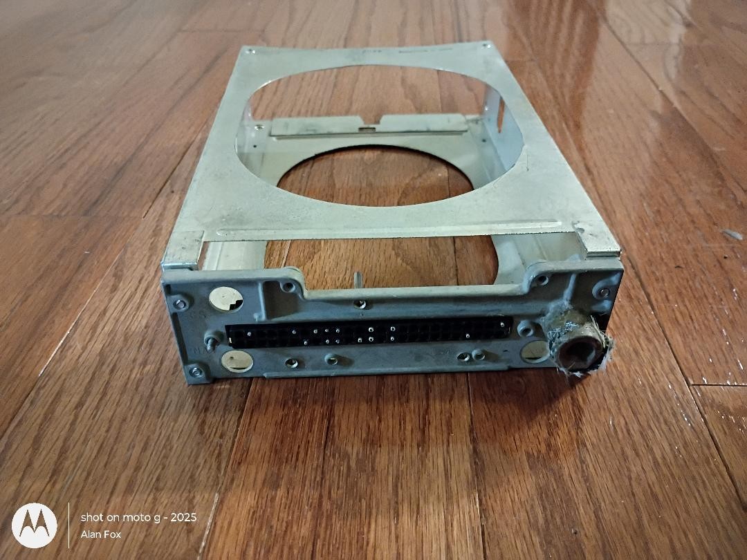 BENDIX KING KX 155A  KX 165A NAV/COM MOUNTING TRAY WITH BACKPLATE / 1 connector