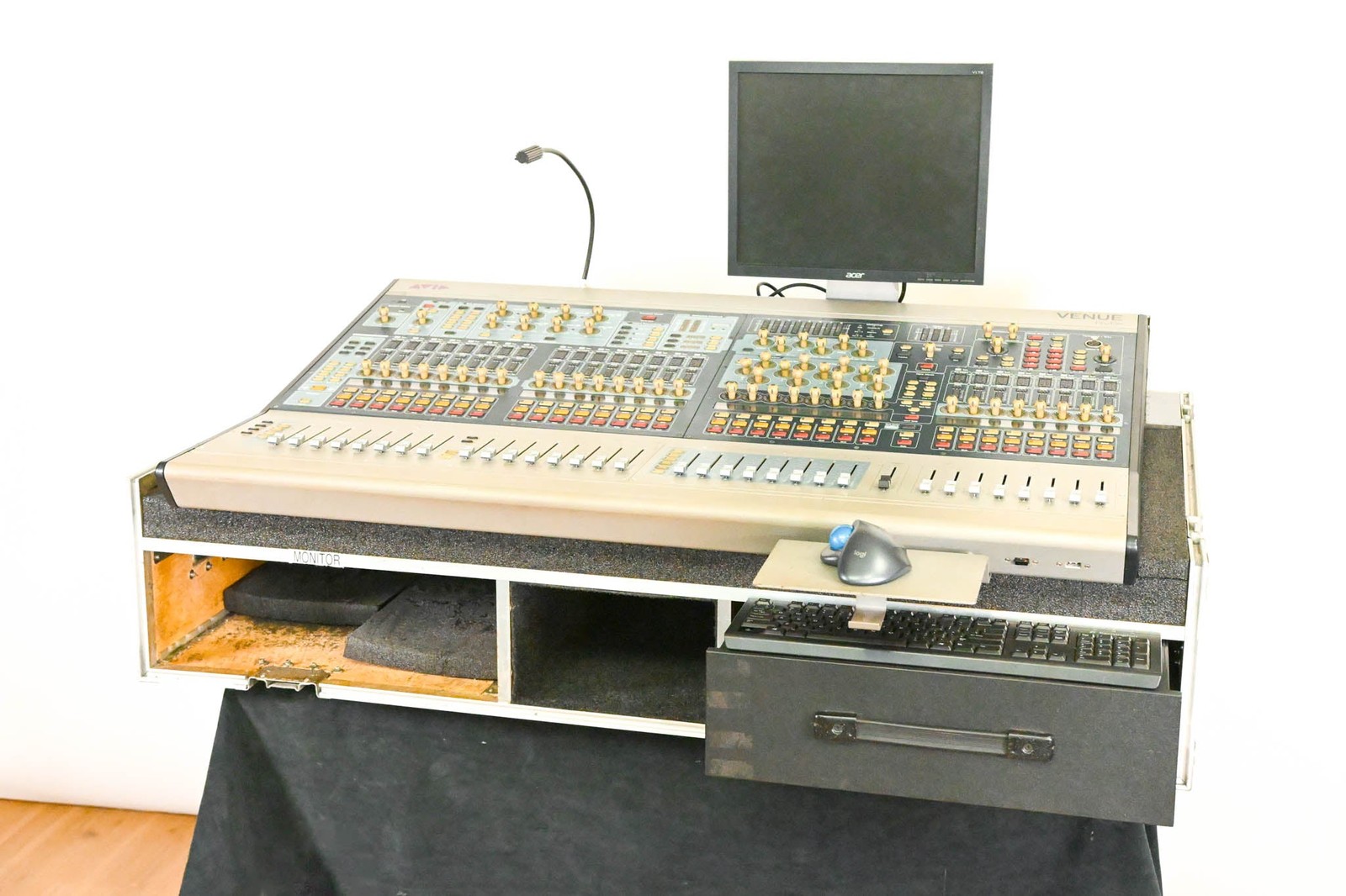 AVID VENUE Profile Digital Console w/ FOH Rack, Stage Rack & Roadcase CG010V5