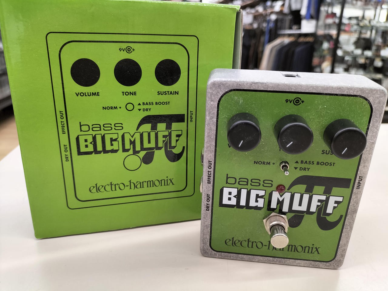 ELECTRO-HARMONIX BASS BIG MUFF Effects Pedal