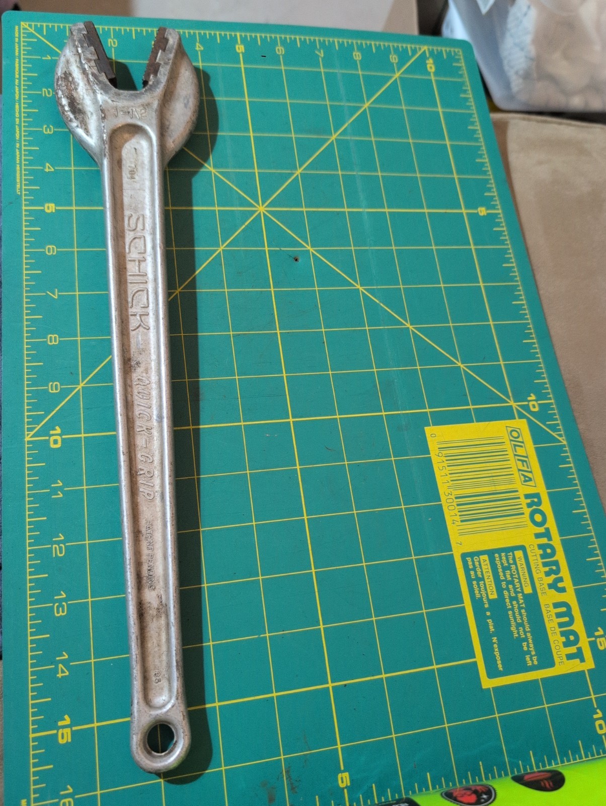 Schick Quick Grip Aluminum Pipe Wrench 1 -1/2 Model 704