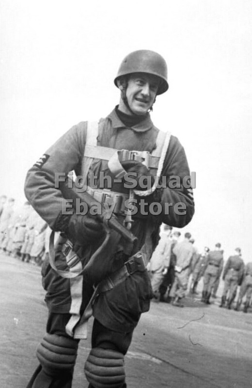 WW2 Picture Photo German paratrooper full gear 5985